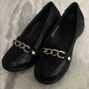 Vionic Othaheel technology Black shimmer Loafers with Chain Detail 6.5 like new